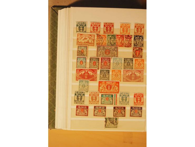1872/1970 (ca.), postfrische, ungebrauchte und gestempelte Partie mit Sammlungen DR (u.a. Bl. 1 und 2), SBZ, DDR (dabei Marx-