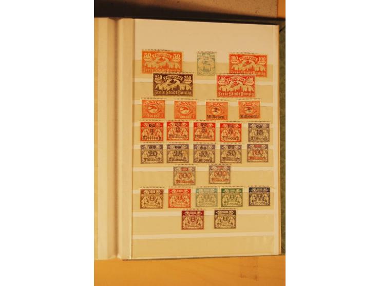 1872/1970 (ca.), postfrische, ungebrauchte und gestempelte Partie mit Sammlungen DR (u.a. Bl. 1 und 2), SBZ, DDR (dabei Marx-