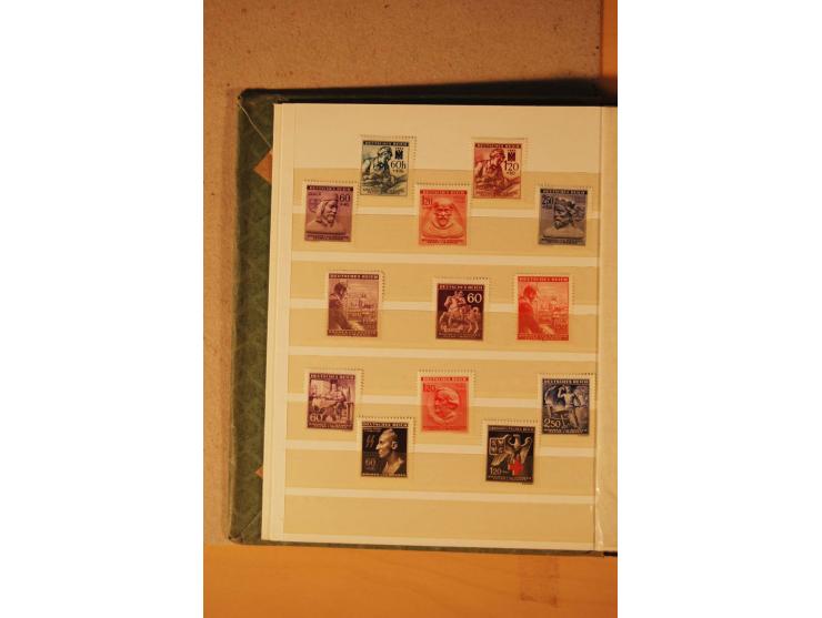 1872/1970 (ca.), postfrische, ungebrauchte und gestempelte Partie mit Sammlungen DR (u.a. Bl. 1 und 2), SBZ, DDR (dabei Marx-