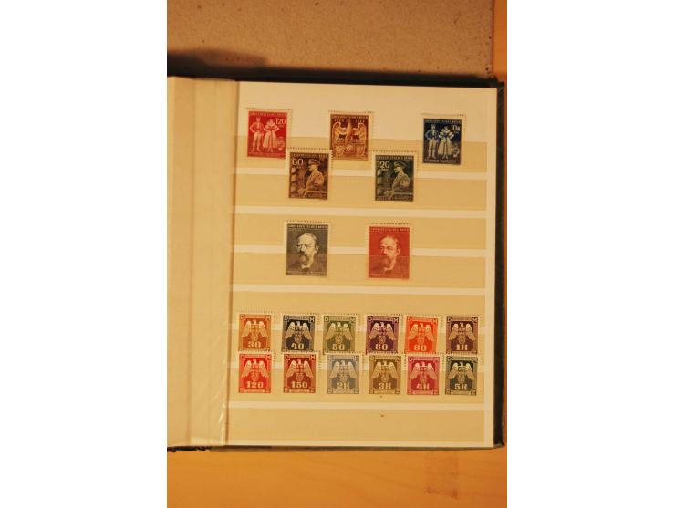 1872/1970 (ca.), postfrische, ungebrauchte und gestempelte Partie mit Sammlungen DR (u.a. Bl. 1 und 2), SBZ, DDR (dabei Marx-