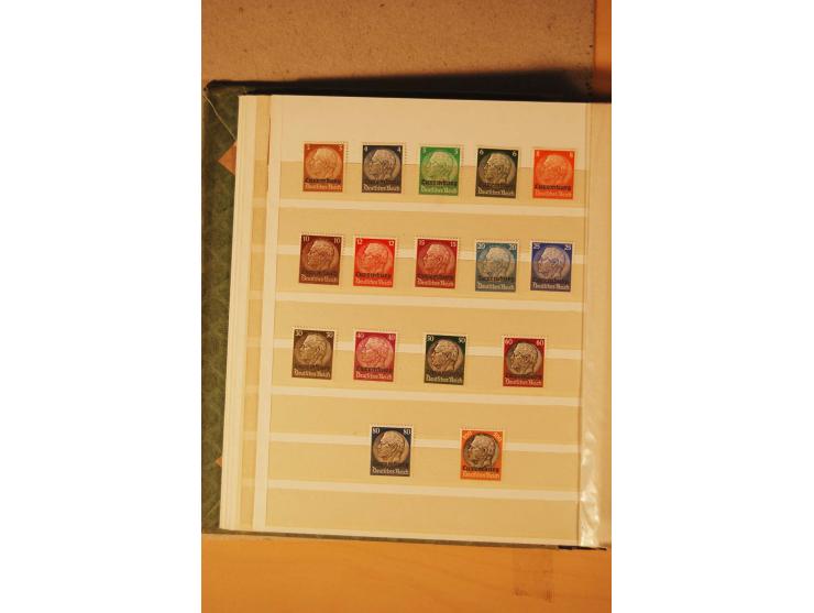 1872/1970 (ca.), postfrische, ungebrauchte und gestempelte Partie mit Sammlungen DR (u.a. Bl. 1 und 2), SBZ, DDR (dabei Marx-