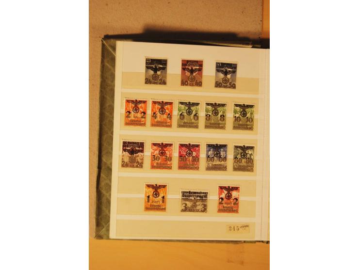 1872/1970 (ca.), postfrische, ungebrauchte und gestempelte Partie mit Sammlungen DR (u.a. Bl. 1 und 2), SBZ, DDR (dabei Marx-