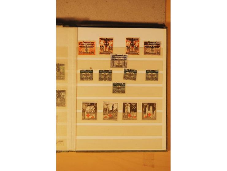 1872/1970 (ca.), postfrische, ungebrauchte und gestempelte Partie mit Sammlungen DR (u.a. Bl. 1 und 2), SBZ, DDR (dabei Marx-