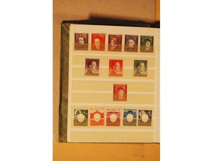 1872/1970 (ca.), postfrische, ungebrauchte und gestempelte Partie mit Sammlungen DR (u.a. Bl. 1 und 2), SBZ, DDR (dabei Marx-