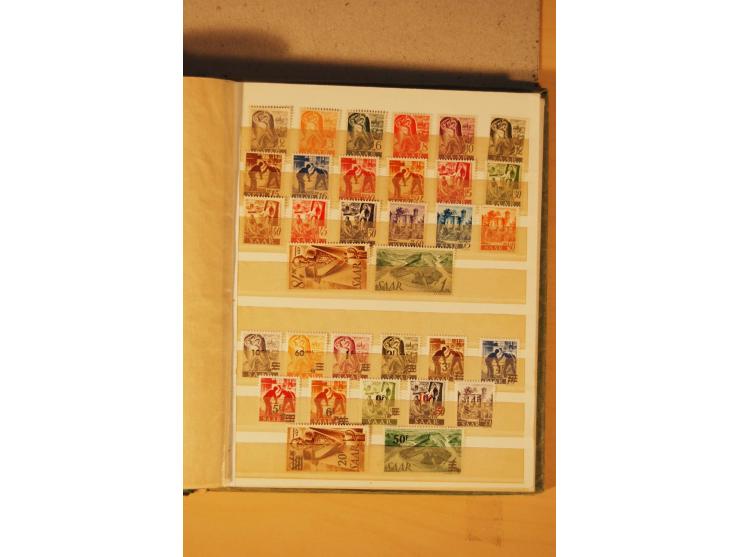 1872/1970 (ca.), postfrische, ungebrauchte und gestempelte Partie mit Sammlungen DR (u.a. Bl. 1 und 2), SBZ, DDR (dabei Marx-