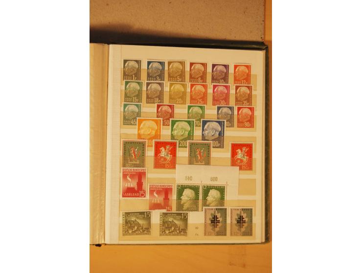 1872/1970 (ca.), postfrische, ungebrauchte und gestempelte Partie mit Sammlungen DR (u.a. Bl. 1 und 2), SBZ, DDR (dabei Marx-