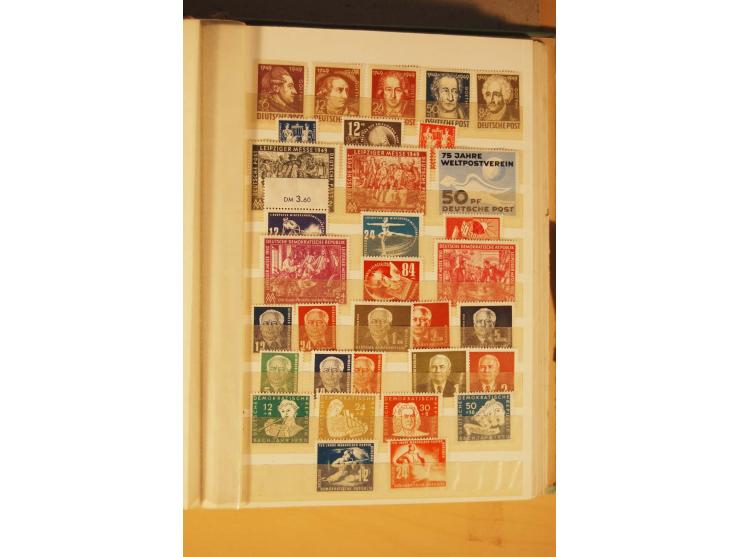 1872/1970 (ca.), postfrische, ungebrauchte und gestempelte Partie mit Sammlungen DR (u.a. Bl. 1 und 2), SBZ, DDR (dabei Marx-