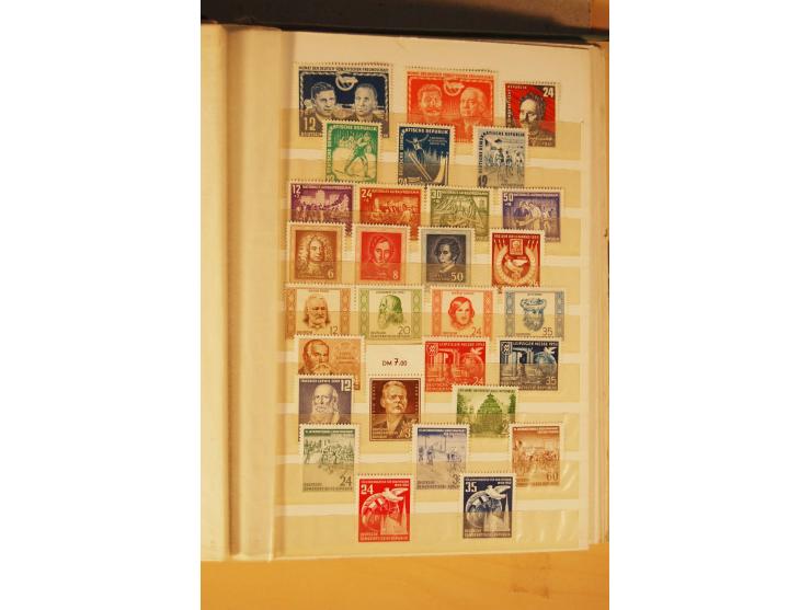 1872/1970 (ca.), postfrische, ungebrauchte und gestempelte Partie mit Sammlungen DR (u.a. Bl. 1 und 2), SBZ, DDR (dabei Marx-