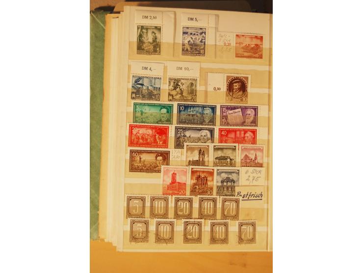 1872/1970 (ca.), postfrische, ungebrauchte und gestempelte Partie mit Sammlungen DR (u.a. Bl. 1 und 2), SBZ, DDR (dabei Marx-