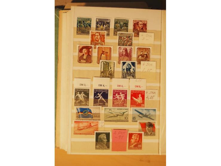 1872/1970 (ca.), postfrische, ungebrauchte und gestempelte Partie mit Sammlungen DR (u.a. Bl. 1 und 2), SBZ, DDR (dabei Marx-