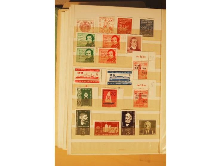 1872/1970 (ca.), postfrische, ungebrauchte und gestempelte Partie mit Sammlungen DR (u.a. Bl. 1 und 2), SBZ, DDR (dabei Marx-