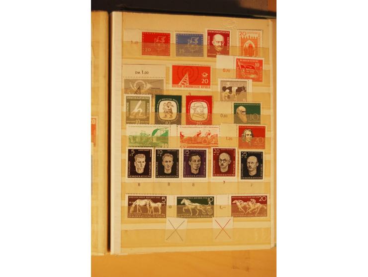 1872/1970 (ca.), postfrische, ungebrauchte und gestempelte Partie mit Sammlungen DR (u.a. Bl. 1 und 2), SBZ, DDR (dabei Marx-
