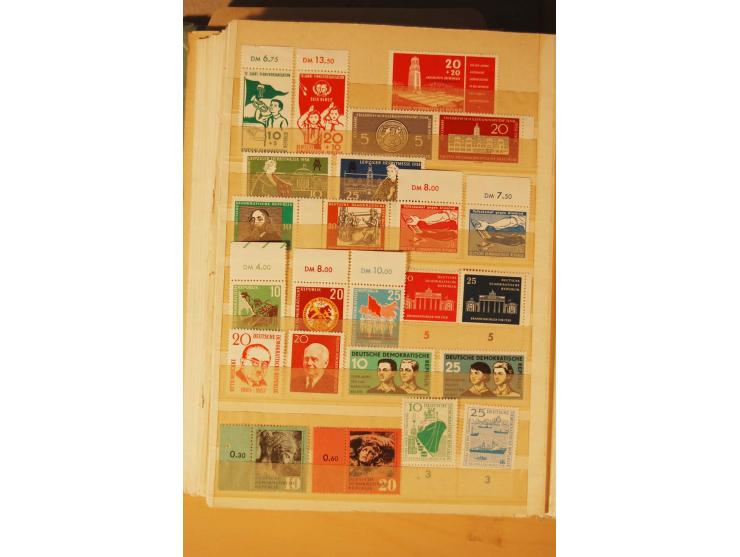 1872/1970 (ca.), postfrische, ungebrauchte und gestempelte Partie mit Sammlungen DR (u.a. Bl. 1 und 2), SBZ, DDR (dabei Marx-