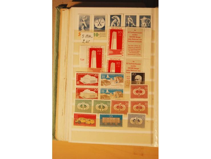 1872/1970 (ca.), postfrische, ungebrauchte und gestempelte Partie mit Sammlungen DR (u.a. Bl. 1 und 2), SBZ, DDR (dabei Marx-