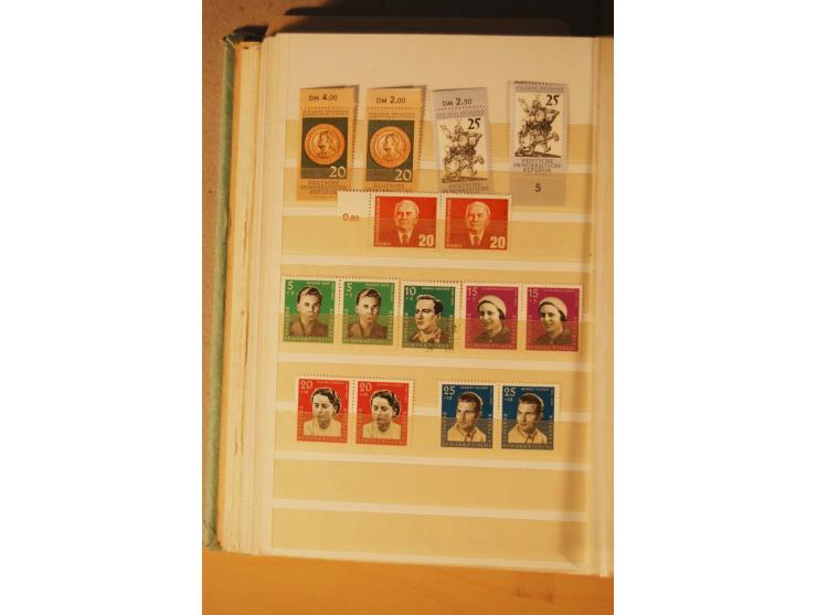 1872/1970 (ca.), postfrische, ungebrauchte und gestempelte Partie mit Sammlungen DR (u.a. Bl. 1 und 2), SBZ, DDR (dabei Marx-