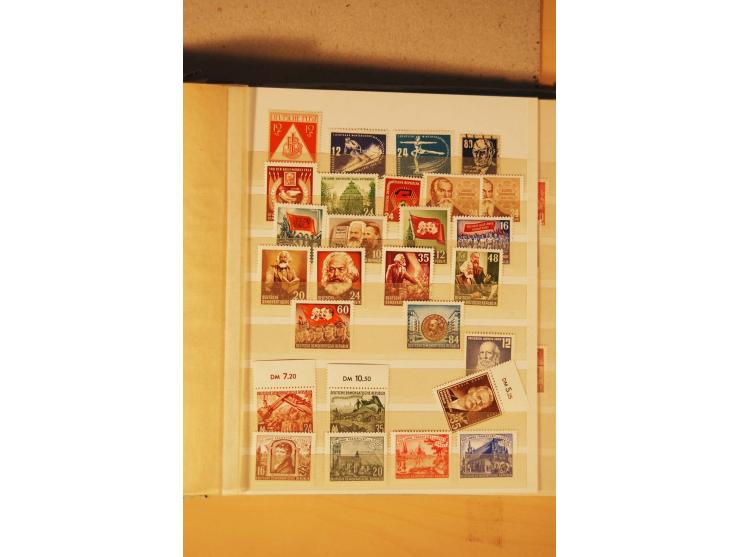 1872/1970 (ca.), postfrische, ungebrauchte und gestempelte Partie mit Sammlungen DR (u.a. Bl. 1 und 2), SBZ, DDR (dabei Marx-