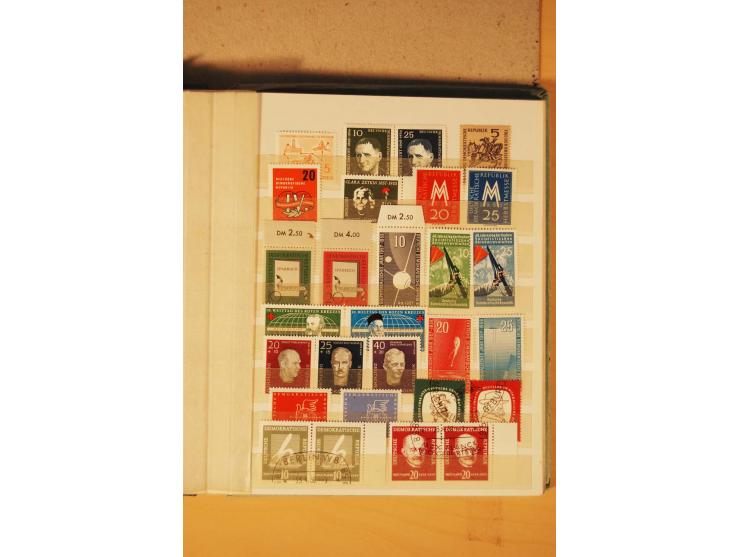 1872/1970 (ca.), postfrische, ungebrauchte und gestempelte Partie mit Sammlungen DR (u.a. Bl. 1 und 2), SBZ, DDR (dabei Marx-