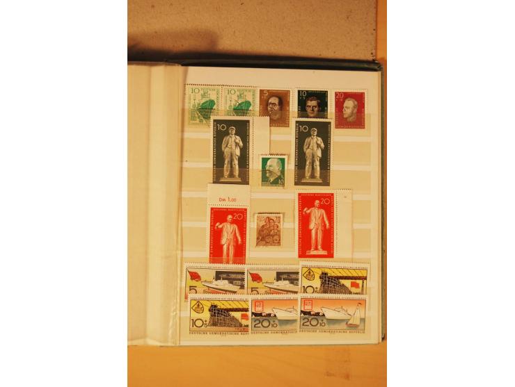 1872/1970 (ca.), postfrische, ungebrauchte und gestempelte Partie mit Sammlungen DR (u.a. Bl. 1 und 2), SBZ, DDR (dabei Marx-