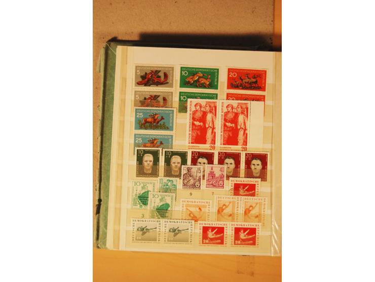 1872/1970 (ca.), postfrische, ungebrauchte und gestempelte Partie mit Sammlungen DR (u.a. Bl. 1 und 2), SBZ, DDR (dabei Marx-