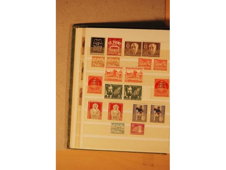 1872/1970 (ca.), postfrische, ungebrauchte und gestempelte Partie mit Sammlungen DR (u.a. Bl. 1 und 2), SBZ, DDR (dabei Marx-