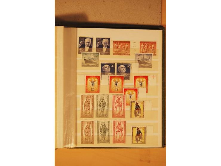 1872/1970 (ca.), postfrische, ungebrauchte und gestempelte Partie mit Sammlungen DR (u.a. Bl. 1 und 2), SBZ, DDR (dabei Marx-