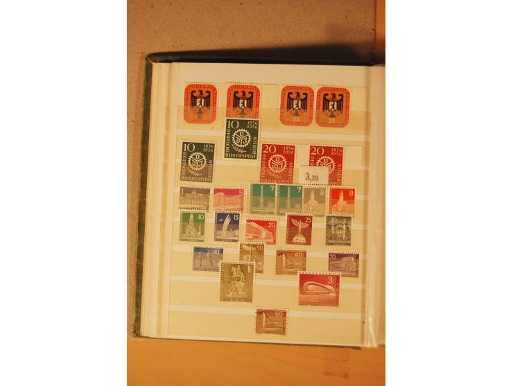 1872/1970 (ca.), postfrische, ungebrauchte und gestempelte Partie mit Sammlungen DR (u.a. Bl. 1 und 2), SBZ, DDR (dabei Marx-