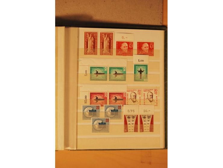 1872/1970 (ca.), postfrische, ungebrauchte und gestempelte Partie mit Sammlungen DR (u.a. Bl. 1 und 2), SBZ, DDR (dabei Marx-