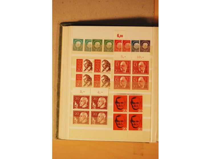 1872/1970 (ca.), postfrische, ungebrauchte und gestempelte Partie mit Sammlungen DR (u.a. Bl. 1 und 2), SBZ, DDR (dabei Marx-