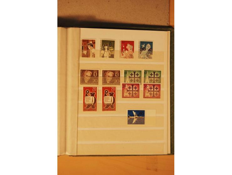 1872/1970 (ca.), postfrische, ungebrauchte und gestempelte Partie mit Sammlungen DR (u.a. Bl. 1 und 2), SBZ, DDR (dabei Marx-