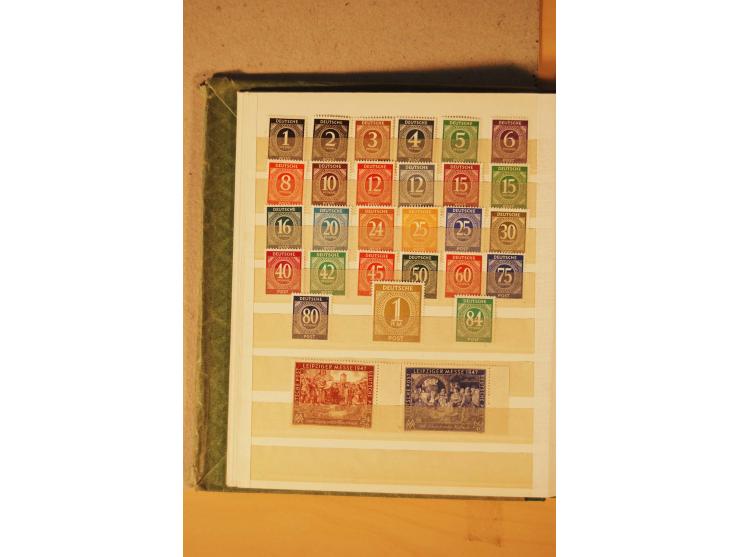 1872/1970 (ca.), postfrische, ungebrauchte und gestempelte Partie mit Sammlungen DR (u.a. Bl. 1 und 2), SBZ, DDR (dabei Marx-
