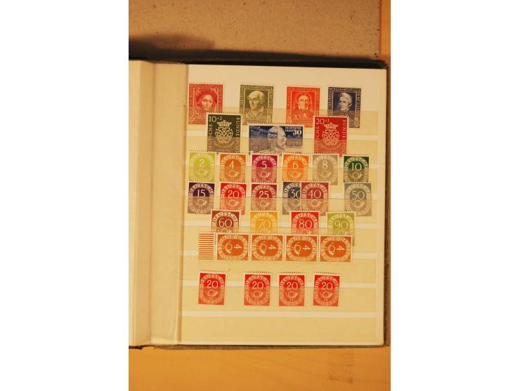 1872/1970 (ca.), postfrische, ungebrauchte und gestempelte Partie mit Sammlungen DR (u.a. Bl. 1 und 2), SBZ, DDR (dabei Marx-