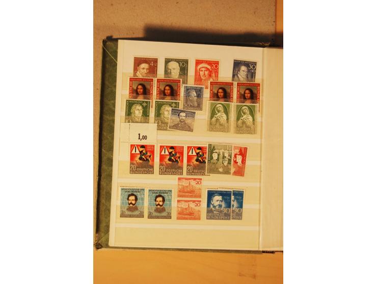 1872/1970 (ca.), postfrische, ungebrauchte und gestempelte Partie mit Sammlungen DR (u.a. Bl. 1 und 2), SBZ, DDR (dabei Marx-