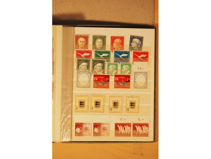 1872/1970 (ca.), postfrische, ungebrauchte und gestempelte Partie mit Sammlungen DR (u.a. Bl. 1 und 2), SBZ, DDR (dabei Marx-