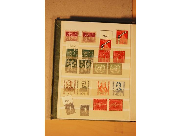 1872/1970 (ca.), postfrische, ungebrauchte und gestempelte Partie mit Sammlungen DR (u.a. Bl. 1 und 2), SBZ, DDR (dabei Marx-