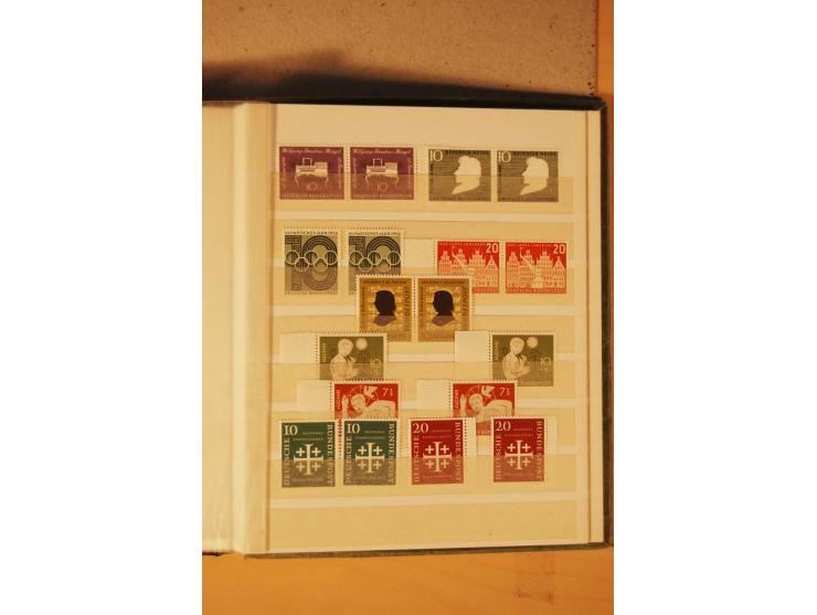 1872/1970 (ca.), postfrische, ungebrauchte und gestempelte Partie mit Sammlungen DR (u.a. Bl. 1 und 2), SBZ, DDR (dabei Marx-