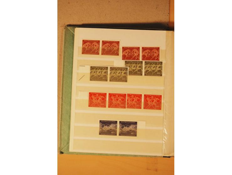 1872/1970 (ca.), postfrische, ungebrauchte und gestempelte Partie mit Sammlungen DR (u.a. Bl. 1 und 2), SBZ, DDR (dabei Marx-