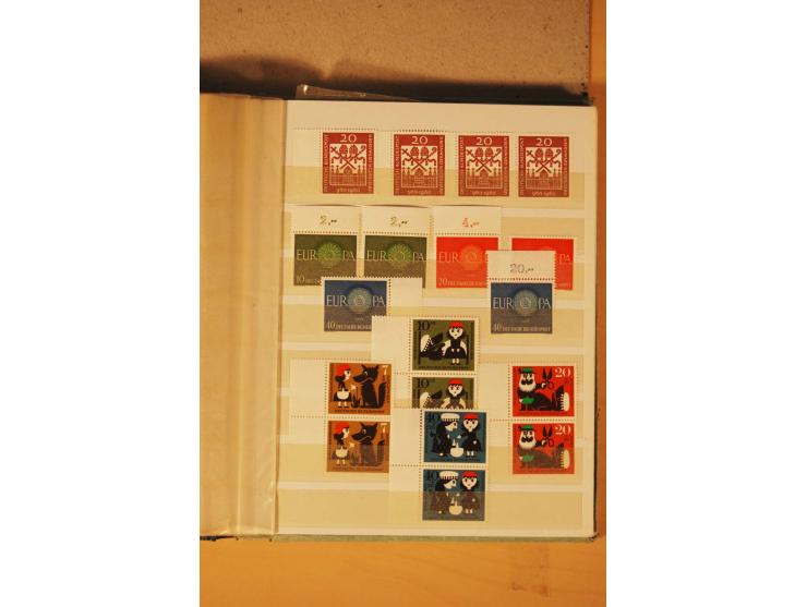 1872/1970 (ca.), postfrische, ungebrauchte und gestempelte Partie mit Sammlungen DR (u.a. Bl. 1 und 2), SBZ, DDR (dabei Marx-