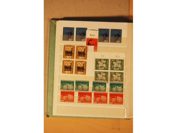1872/1970 (ca.), postfrische, ungebrauchte und gestempelte Partie mit Sammlungen DR (u.a. Bl. 1 und 2), SBZ, DDR (dabei Marx-