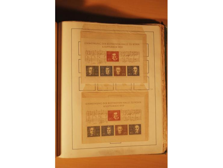 1872/1970 (ca.), postfrische, ungebrauchte und gestempelte Partie mit Sammlungen DR (u.a. Bl. 1 und 2), SBZ, DDR (dabei Marx-