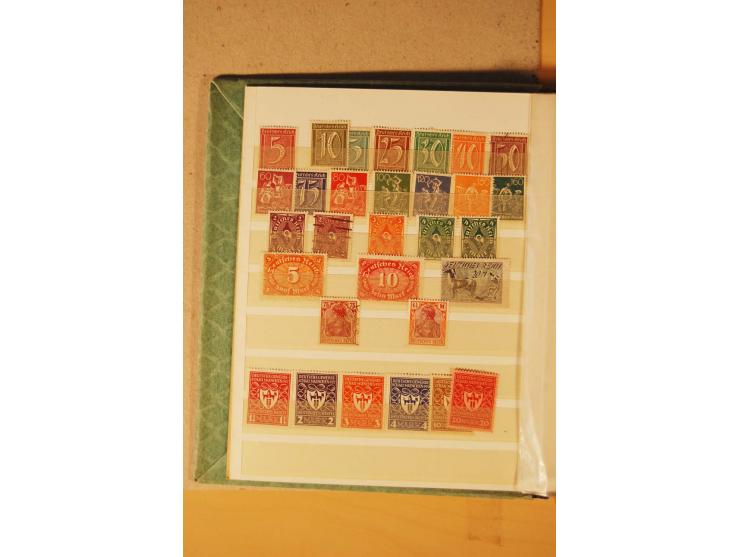 1872/1970 (ca.), postfrische, ungebrauchte und gestempelte Partie mit Sammlungen DR (u.a. Bl. 1 und 2), SBZ, DDR (dabei Marx-