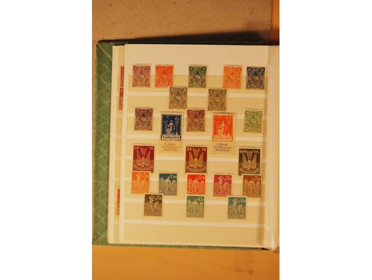 1872/1970 (ca.), postfrische, ungebrauchte und gestempelte Partie mit Sammlungen DR (u.a. Bl. 1 und 2), SBZ, DDR (dabei Marx-