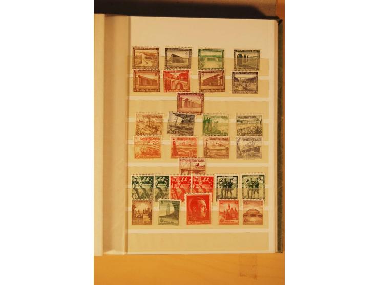 1872/1970 (ca.), postfrische, ungebrauchte und gestempelte Partie mit Sammlungen DR (u.a. Bl. 1 und 2), SBZ, DDR (dabei Marx-