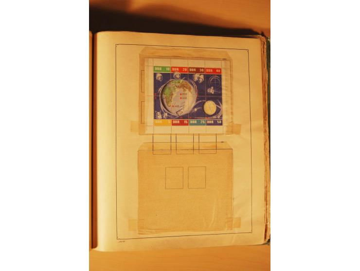 1872/1970 (ca.), postfrische, ungebrauchte und gestempelte Partie mit Sammlungen DR (u.a. Bl. 1 und 2), SBZ, DDR (dabei Marx-