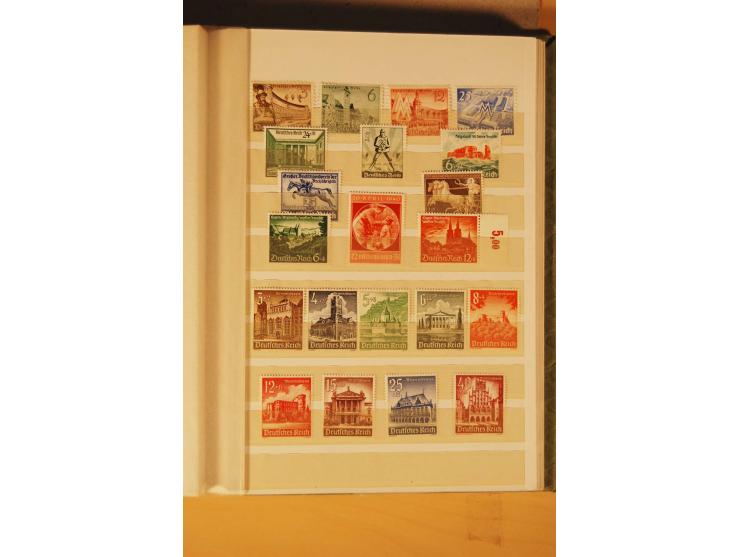 1872/1970 (ca.), postfrische, ungebrauchte und gestempelte Partie mit Sammlungen DR (u.a. Bl. 1 und 2), SBZ, DDR (dabei Marx-