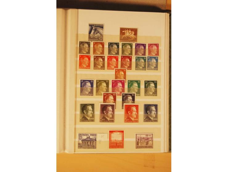 1872/1970 (ca.), postfrische, ungebrauchte und gestempelte Partie mit Sammlungen DR (u.a. Bl. 1 und 2), SBZ, DDR (dabei Marx-