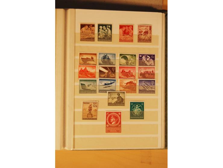 1872/1970 (ca.), postfrische, ungebrauchte und gestempelte Partie mit Sammlungen DR (u.a. Bl. 1 und 2), SBZ, DDR (dabei Marx-