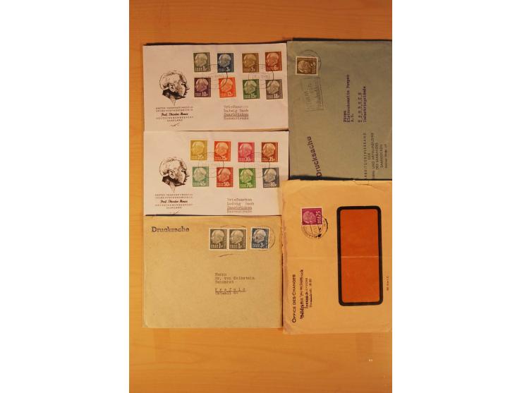 1946/59, ca. 60 Briefe und Karten mit Ziffern- und Arbeiterfrankaturen inkl. etlichen Zehnfachfrankaturen, dazu 40 Briefe/Kar