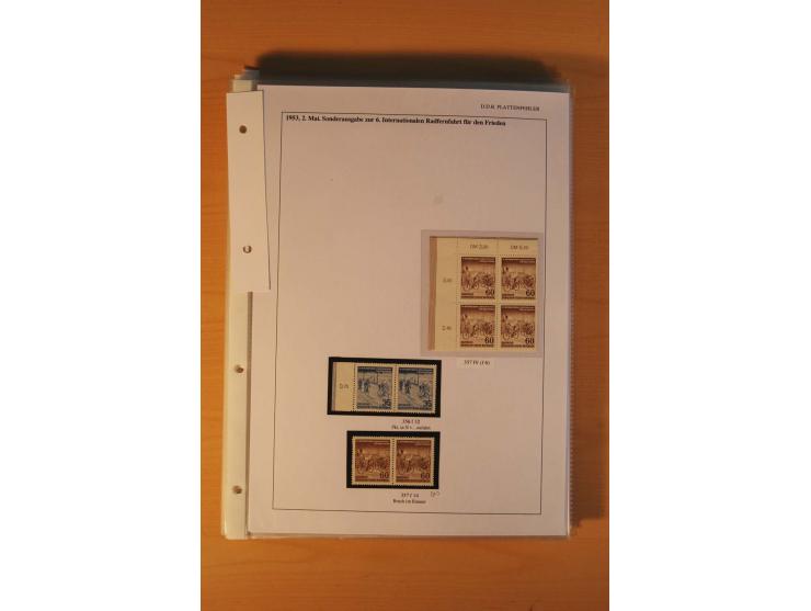 1949/90, postfrische und gestempelte stark spezialisierte Sammlung mit zahlreichen Abarten, Typen, Plattenfehlern und Zusamme
