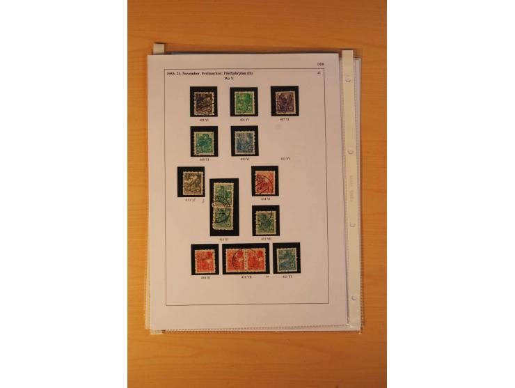 1949/90, postfrische und gestempelte stark spezialisierte Sammlung mit zahlreichen Abarten, Typen, Plattenfehlern und Zusamme