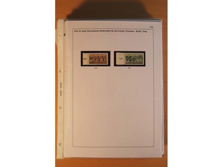 1949/90, postfrische und gestempelte stark spezialisierte Sammlung mit zahlreichen Abarten, Typen, Plattenfehlern und Zusamme
